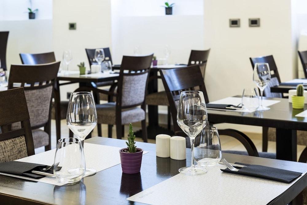 Occidental Aurelia Hotel Rome Exterior photo